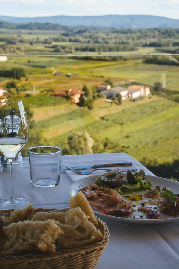 Buzinel Estate Ξενοδοχείο Dobrovo Εξωτερικό φωτογραφία